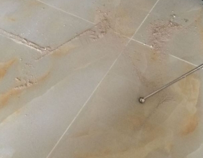 当雄瓷砖空鼓维修公司分享粘合剂选择不当在瓷砖铺贴过程中可能导致以下问题